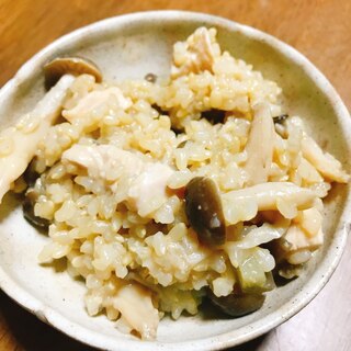 母の日に優しい味。茄子と鶏の玄米味噌おじや